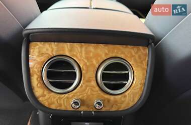 Внедорожник / Кроссовер Bentley Bentayga 2017 в 