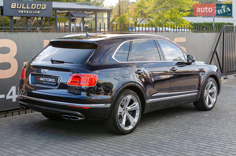 Внедорожник / Кроссовер Bentley Bentayga 2019 в Киеве