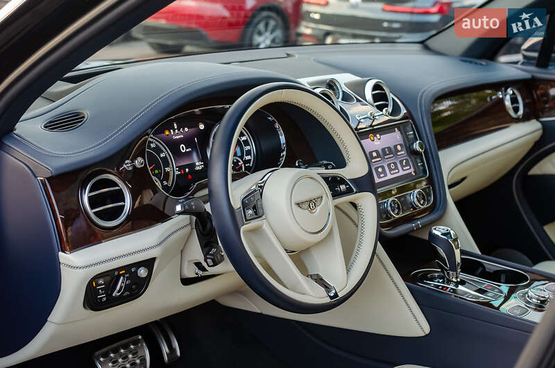 Внедорожник / Кроссовер Bentley Bentayga 2019 в Киеве