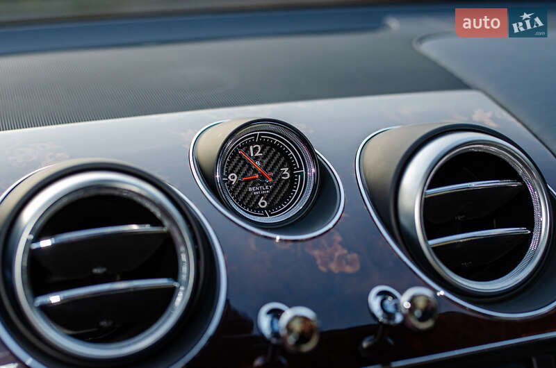Внедорожник / Кроссовер Bentley Bentayga 2019 в Киеве