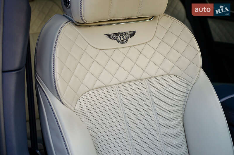 Внедорожник / Кроссовер Bentley Bentayga 2019 в Киеве