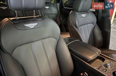 Внедорожник / Кроссовер Bentley Bentayga 2019 в 