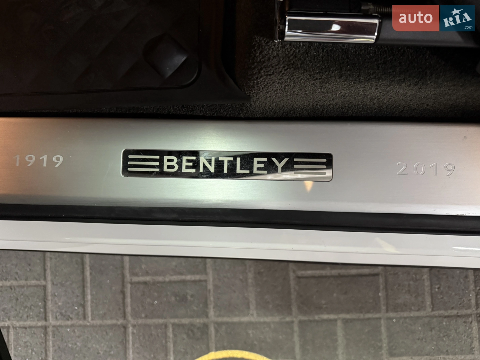2019 Bentley Bentayga - мініатюра 8