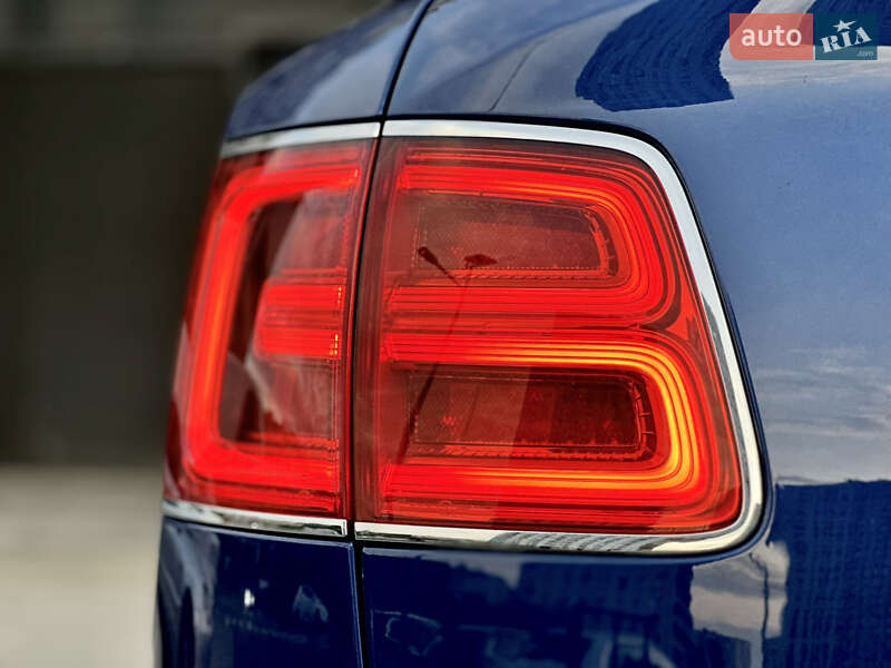 Позашляховик / Кросовер Bentley Bentayga 2016 в Києві