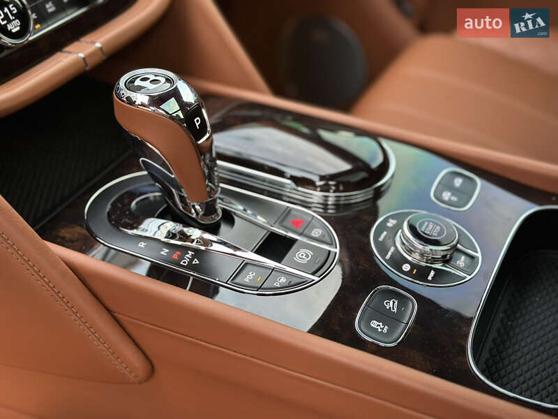 Позашляховик / Кросовер Bentley Bentayga 2016 в Києві
