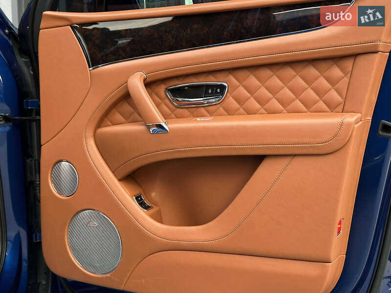 Позашляховик / Кросовер Bentley Bentayga 2016 в Києві