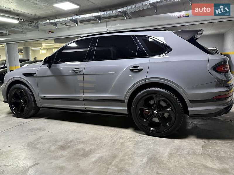 Позашляховик / Кросовер Bentley Bentayga 2022 в Києві фото 17 Позашляховик / Кросовер Bentley Bentayga 2022 в Києві