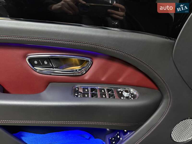 Позашляховик / Кросовер Bentley Bentayga 2022 в Києві фото 44 Позашляховик / Кросовер Bentley Bentayga 2022 в Києві