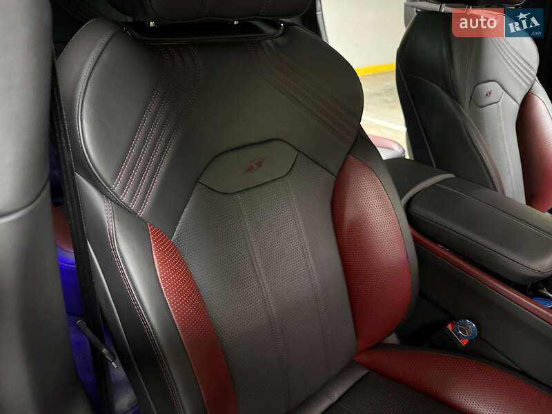 Позашляховик / Кросовер Bentley Bentayga 2022 в Києві фото 138 Позашляховик / Кросовер Bentley Bentayga 2022 в Києві
