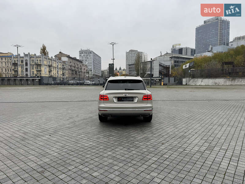 Внедорожник / Кроссовер Bentley Bentayga 2018 в Киеве фото 7 Внедорожник / Кроссовер Bentley Bentayga 2018 в Киеве