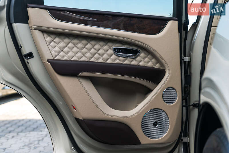 Внедорожник / Кроссовер Bentley Bentayga 2021 в Мукачево фото 37 Внедорожник / Кроссовер Bentley Bentayga 2021 в Мукачево