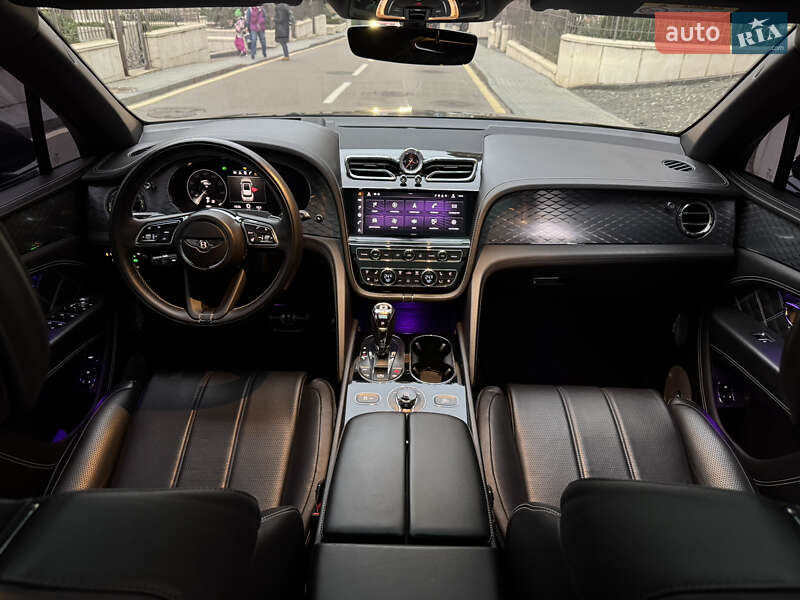 Внедорожник / Кроссовер Bentley Bentayga 2020 в Киеве