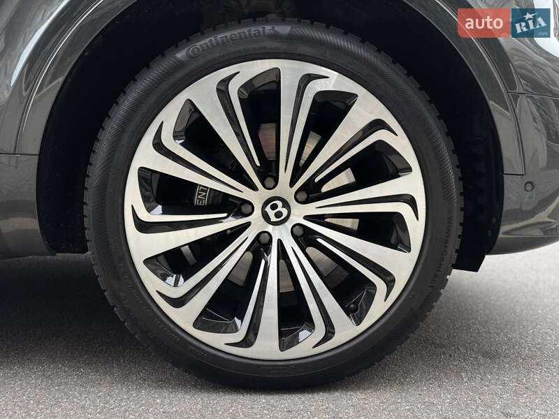 Внедорожник / Кроссовер Bentley Bentayga 2020 в Киеве
