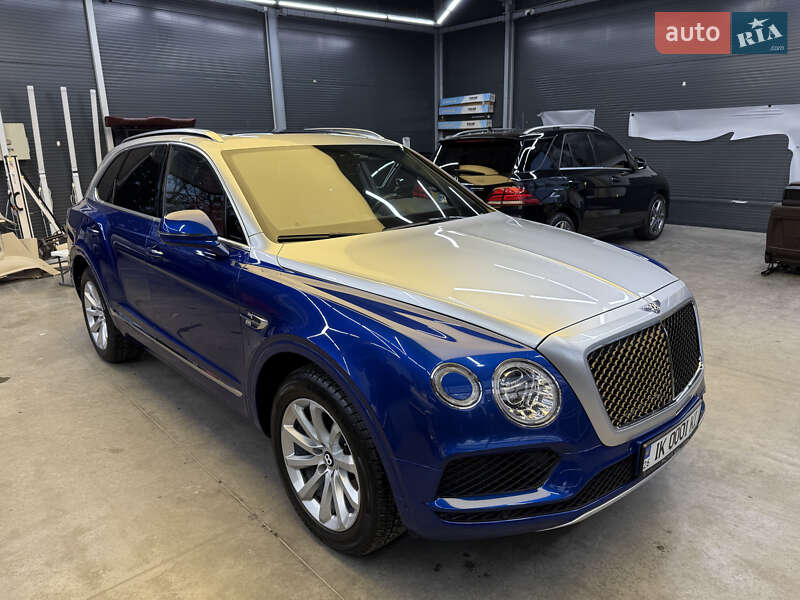 Внедорожник / Кроссовер Bentley Bentayga 2017 в Черновцах