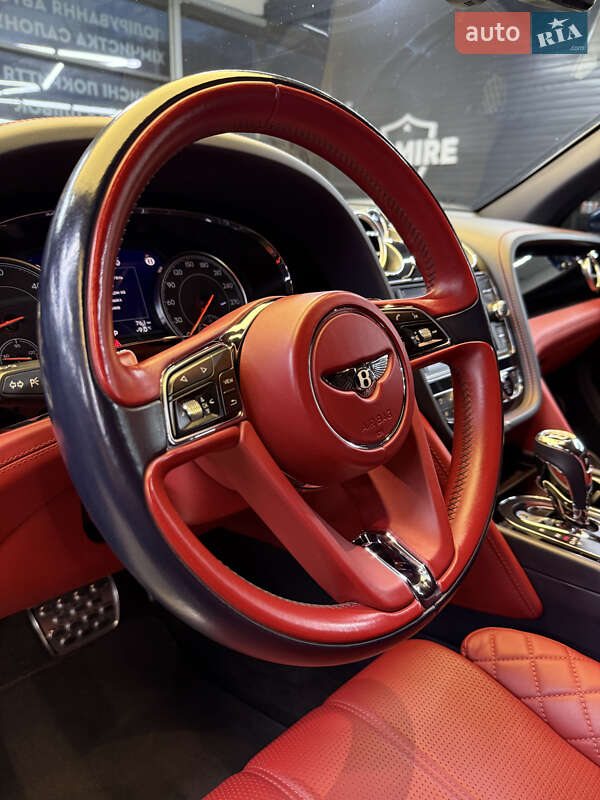 Внедорожник / Кроссовер Bentley Bentayga 2017 в Черновцах