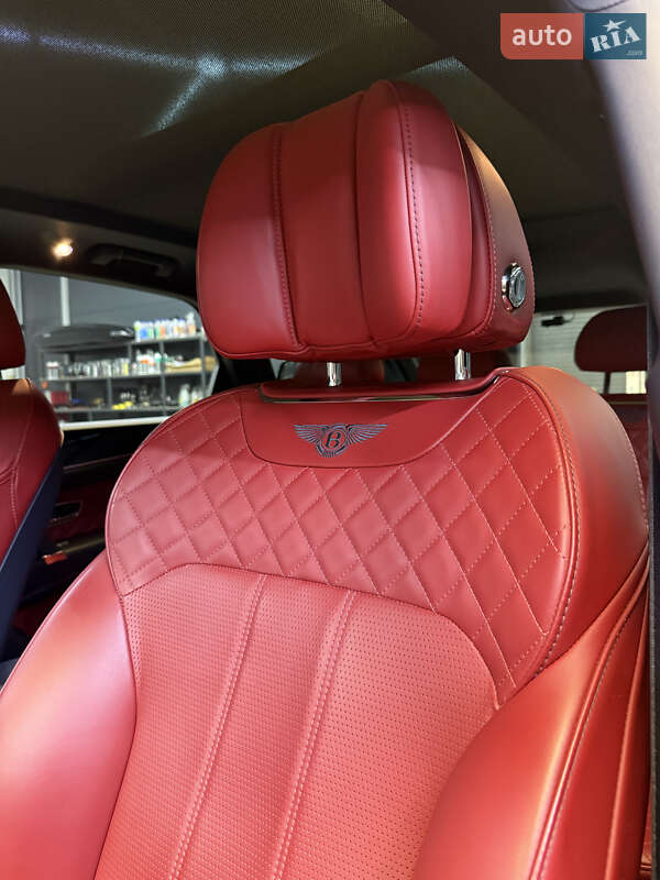 Внедорожник / Кроссовер Bentley Bentayga 2017 в Черновцах