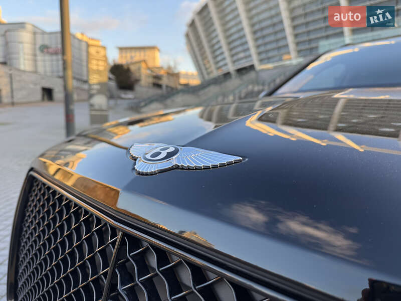 Внедорожник / Кроссовер Bentley Bentayga 2021 в Киеве