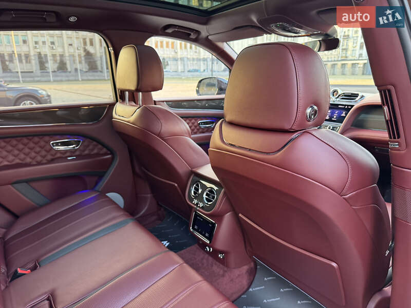 Внедорожник / Кроссовер Bentley Bentayga 2021 в Киеве