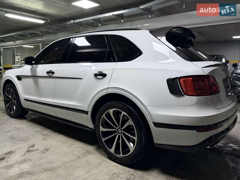 Внедорожник / Кроссовер Bentley Bentayga 2018 в Киеве