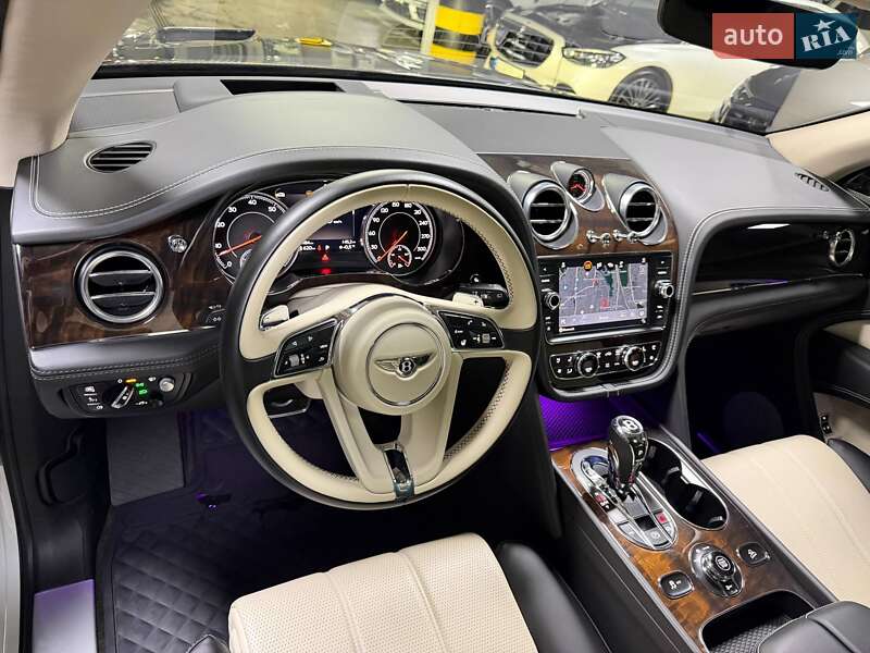 Внедорожник / Кроссовер Bentley Bentayga 2018 в Киеве