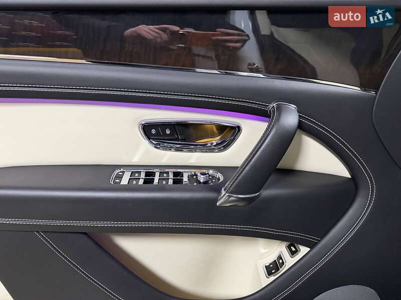 Внедорожник / Кроссовер Bentley Bentayga 2018 в Киеве