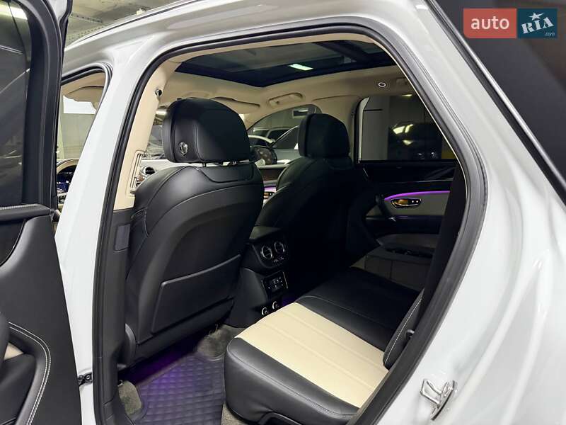 Внедорожник / Кроссовер Bentley Bentayga 2018 в Киеве