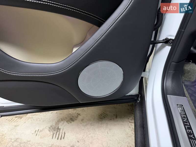 Внедорожник / Кроссовер Bentley Bentayga 2018 в Киеве