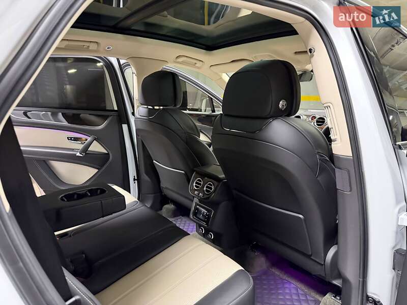 Внедорожник / Кроссовер Bentley Bentayga 2018 в Киеве