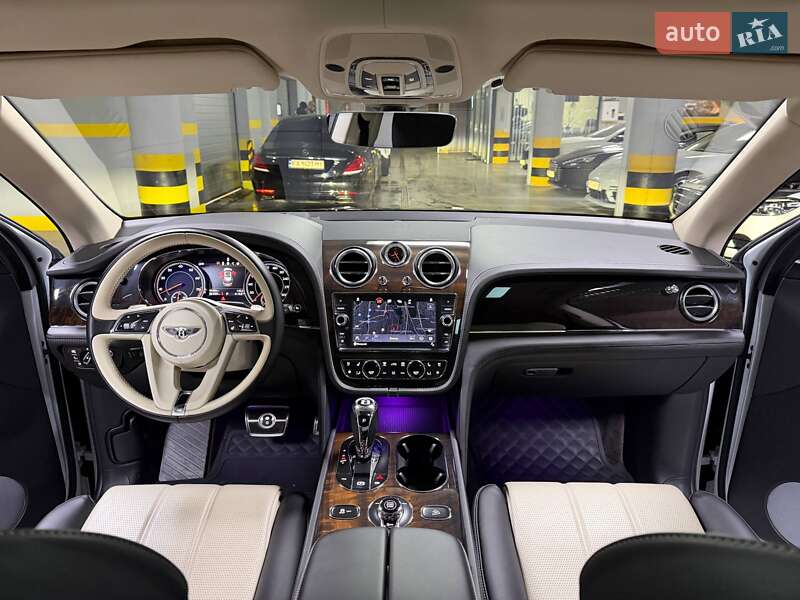 Внедорожник / Кроссовер Bentley Bentayga 2018 в Киеве