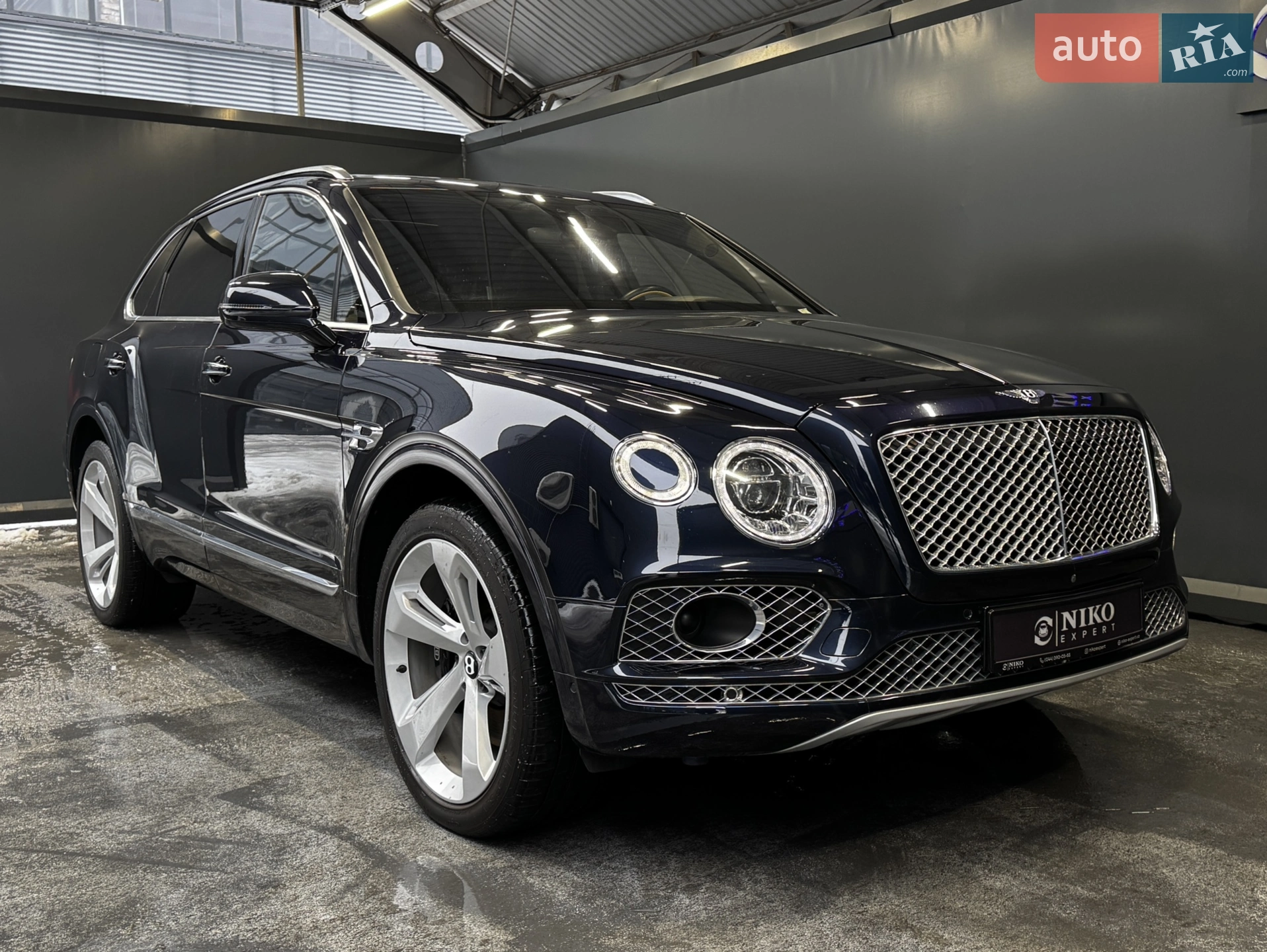 2017 Bentley Bentayga - мініатюра 16