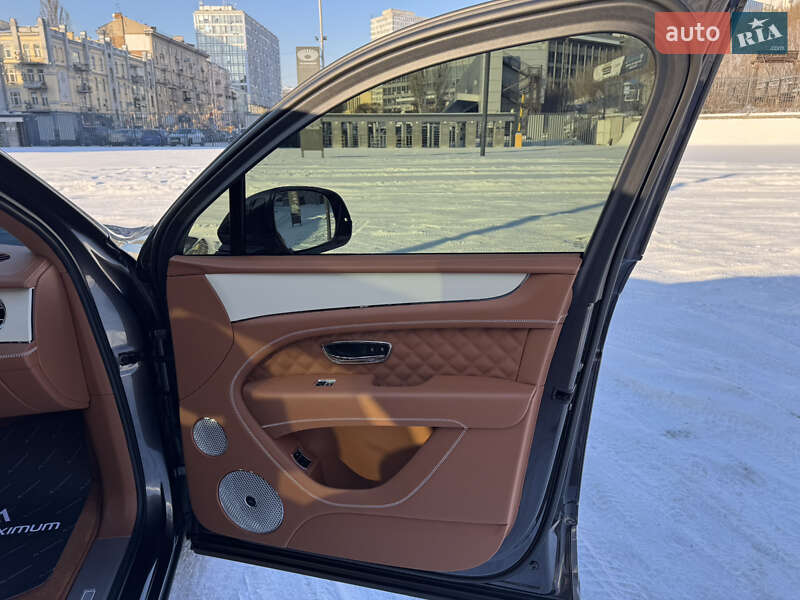 Позашляховик / Кросовер Bentley Bentayga 2023 в Києві фото 33 Позашляховик / Кросовер Bentley Bentayga 2023 в Києві