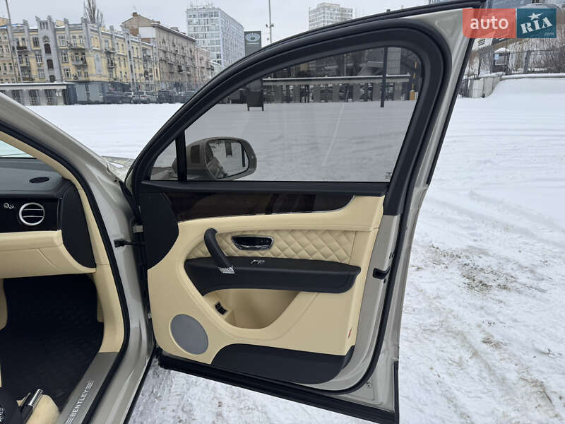 Позашляховик / Кросовер Bentley Bentayga 2018 в Києві