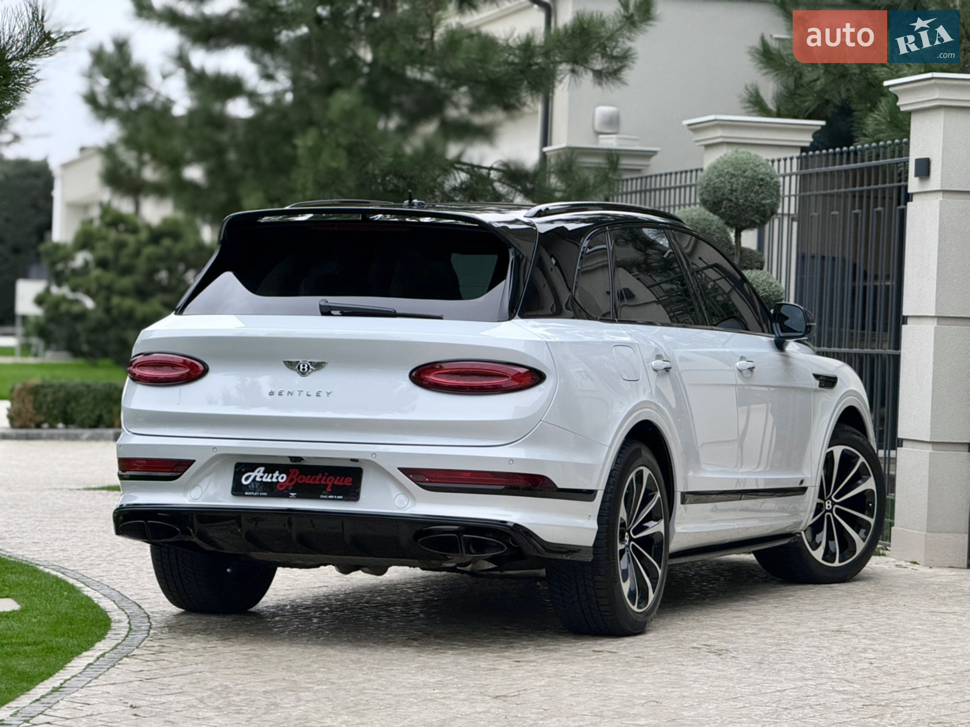 2024 Bentley Bentayga - мініатюра 19