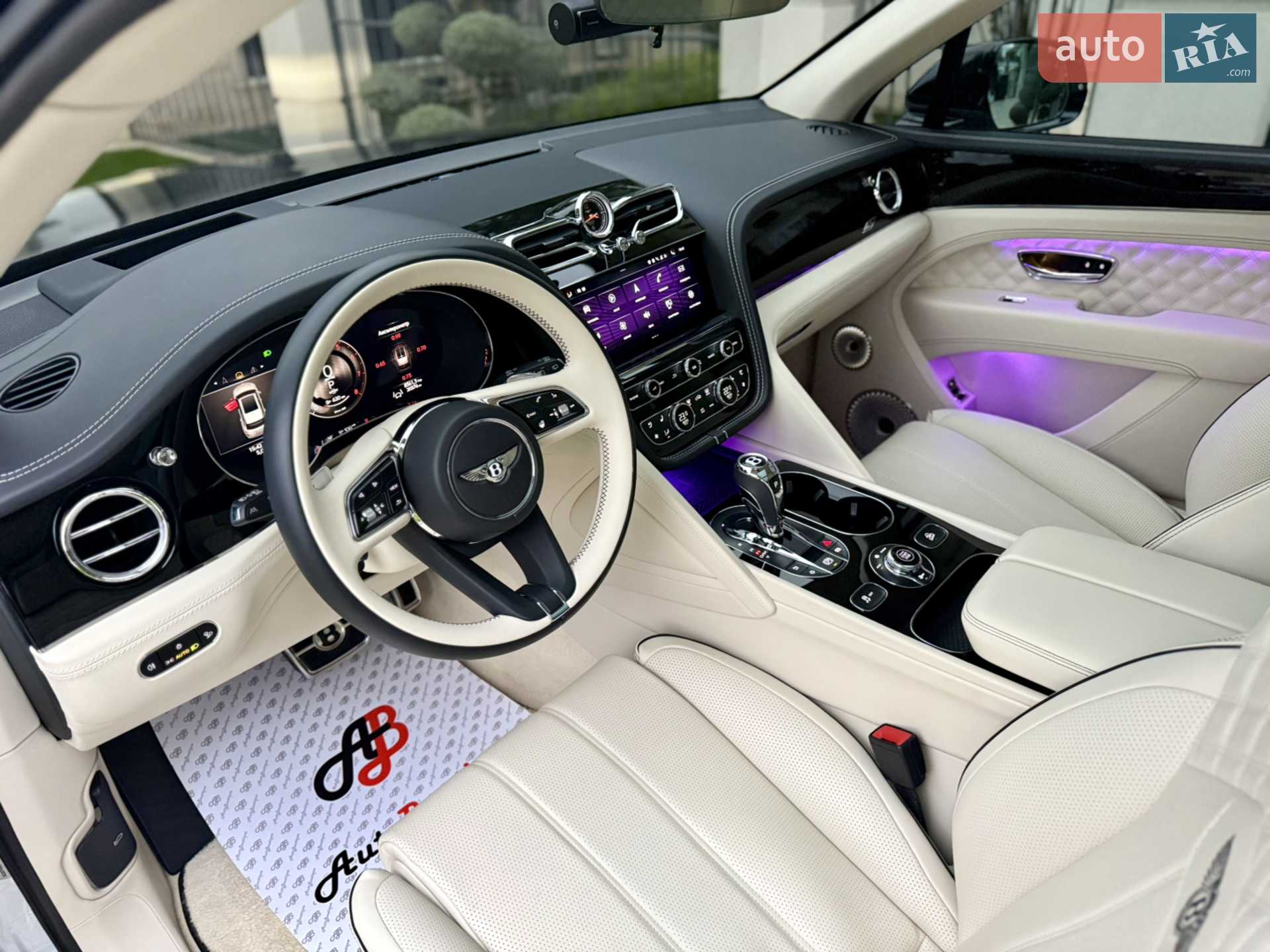 2024 Bentley Bentayga - мініатюра 33