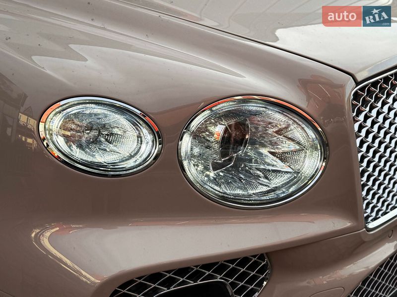 Внедорожник / Кроссовер Bentley Bentayga 2023 в Львове