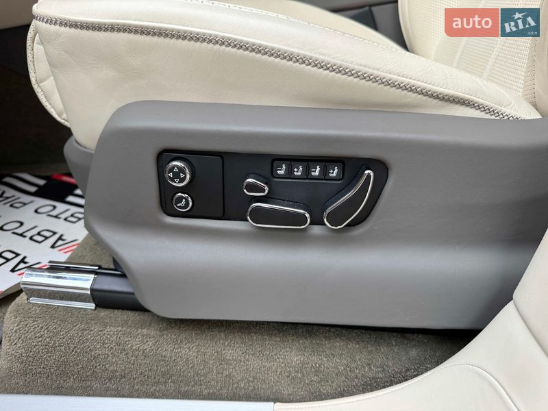 Внедорожник / Кроссовер Bentley Bentayga 2023 в Львове