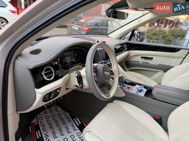 Внедорожник / Кроссовер Bentley Bentayga 2023 в Львове