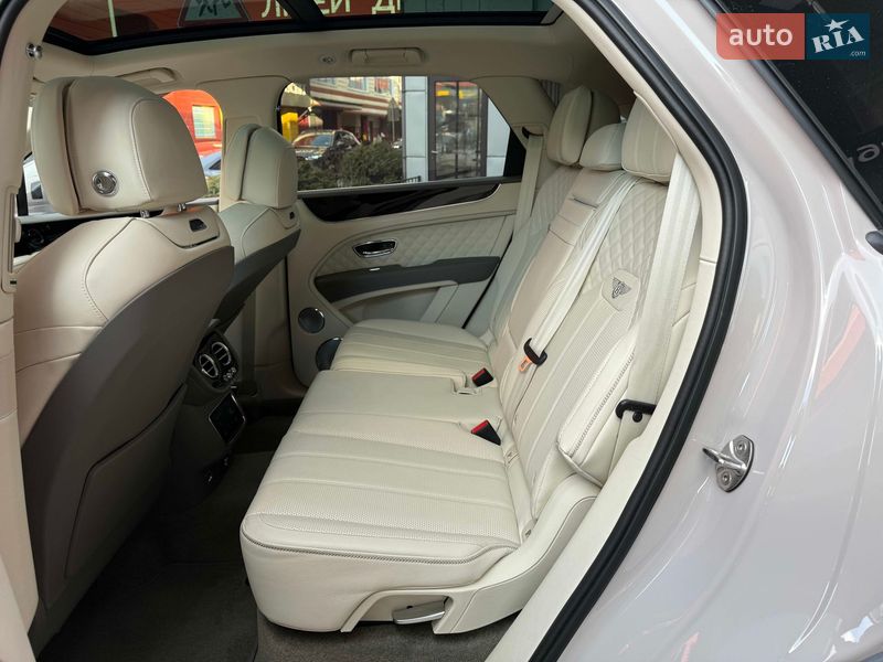 Внедорожник / Кроссовер Bentley Bentayga 2023 в Львове