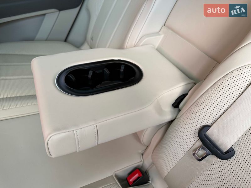 Внедорожник / Кроссовер Bentley Bentayga 2023 в Львове