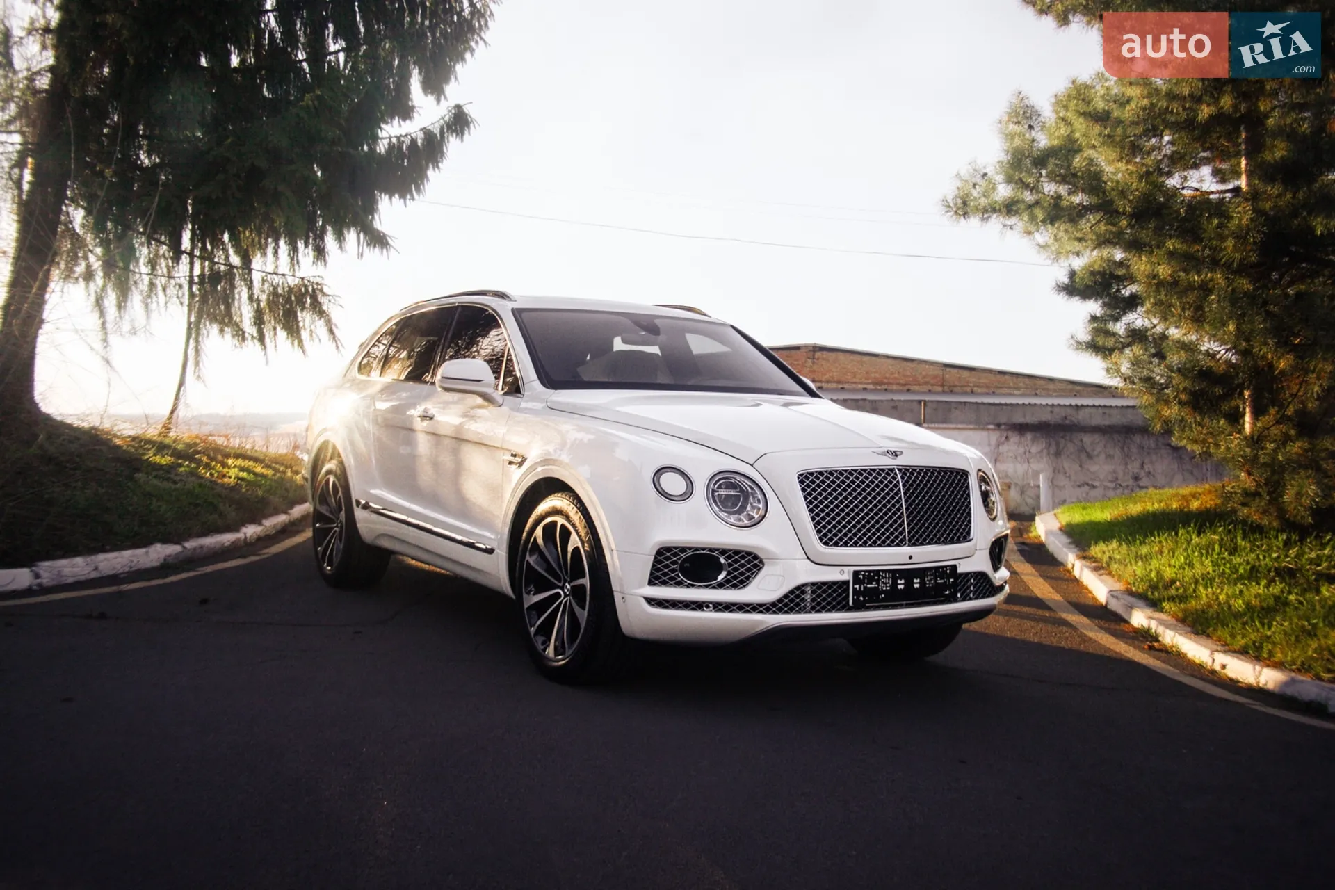 2017 Bentley Bentayga - мініатюра 3