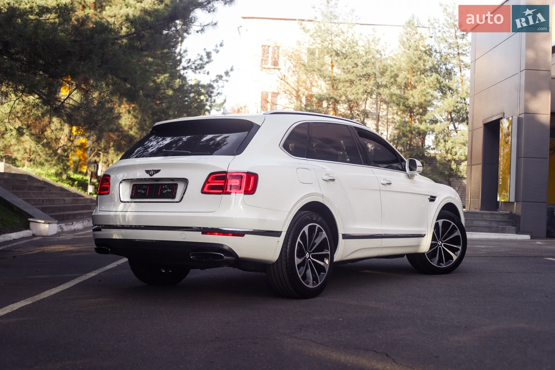 2017 Bentley Bentayga - мініатюра 11
