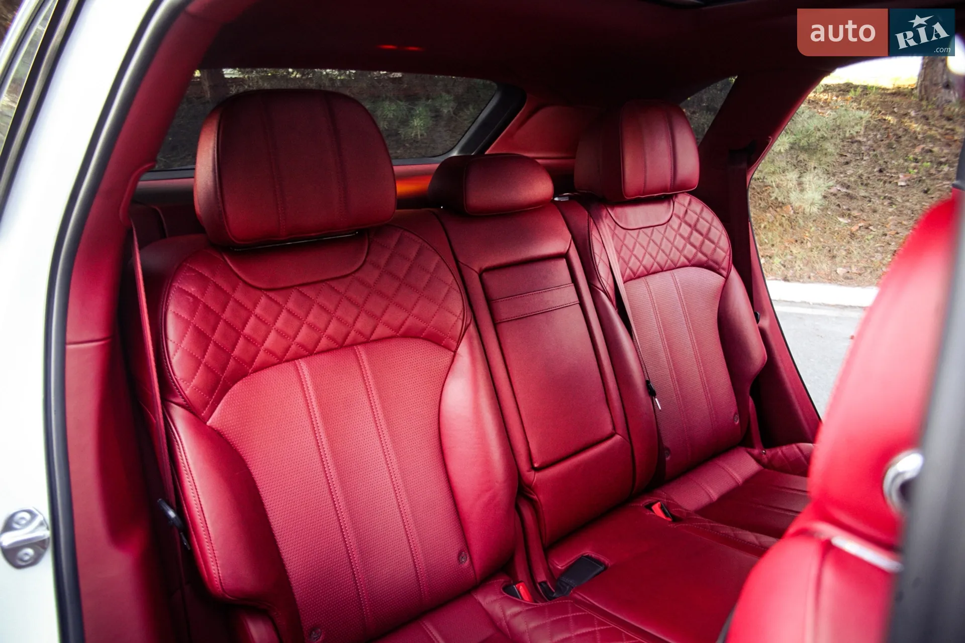 2017 Bentley Bentayga - мініатюра 22