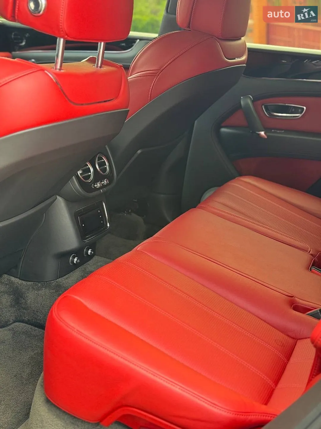 2018 Bentley Bentayga - мініатюра 6