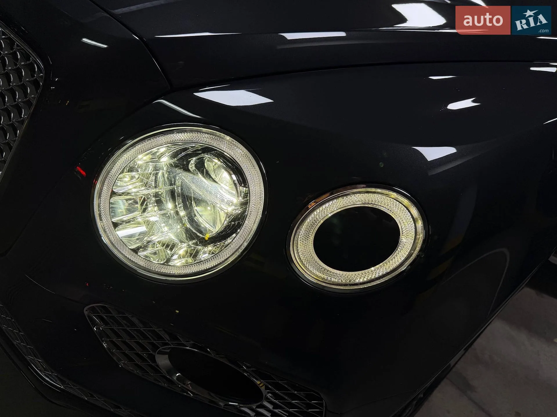2016 Bentley Bentayga - мініатюра 34
