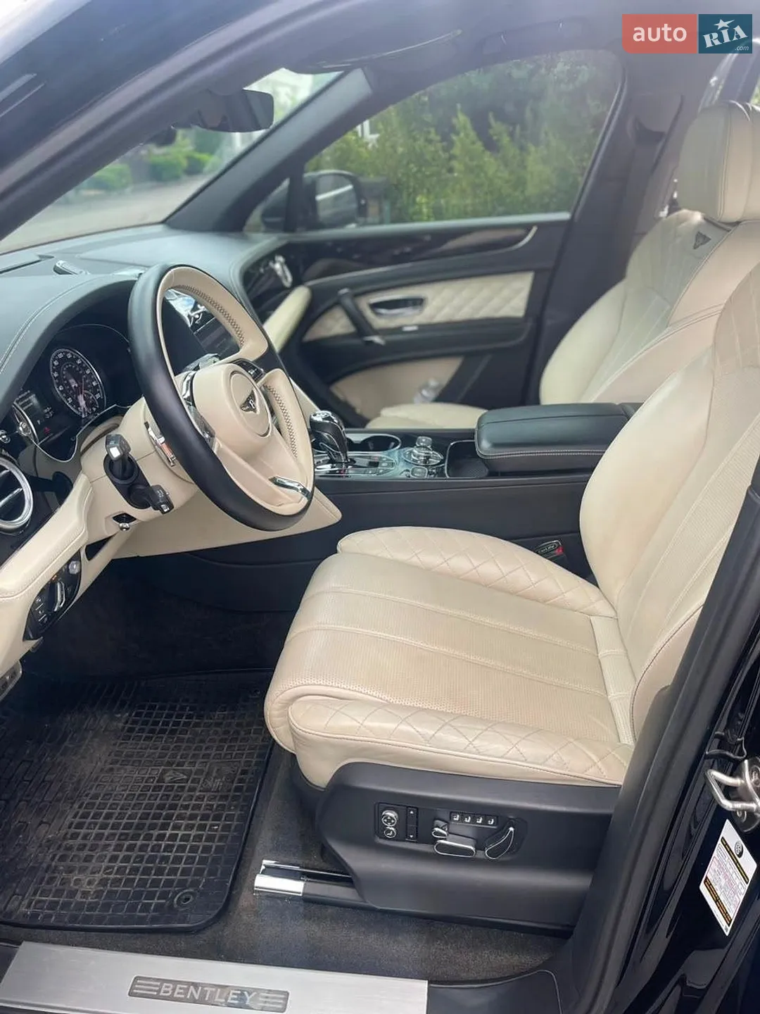 2016 Bentley Bentayga - мініатюра 14