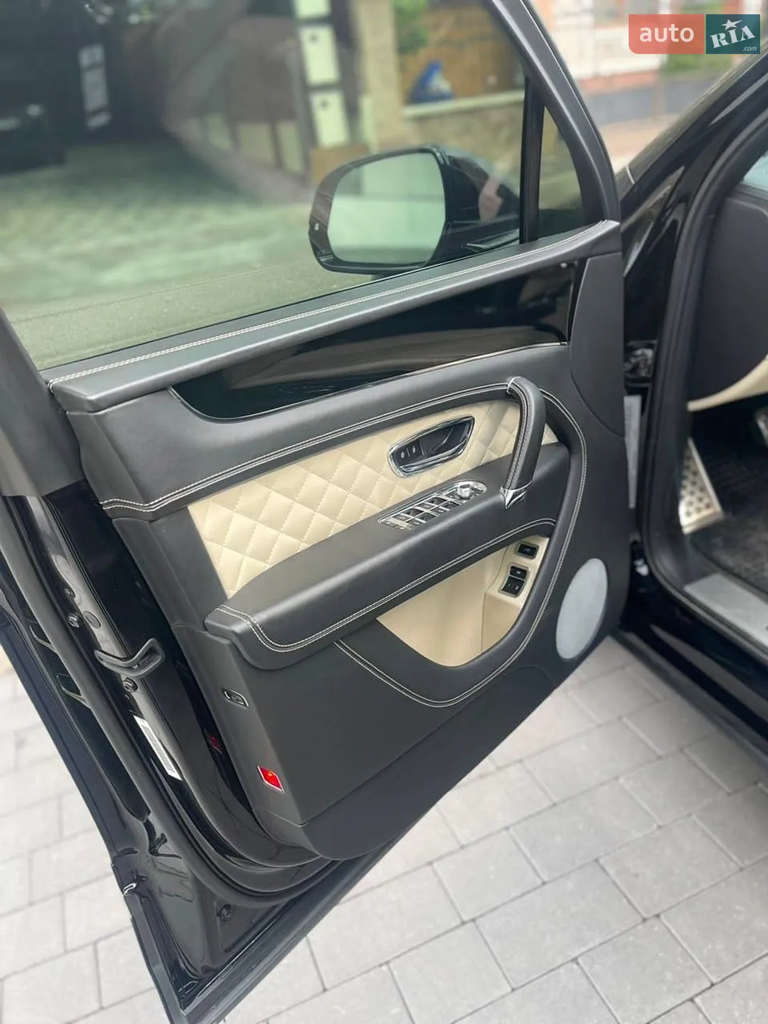 2016 Bentley Bentayga - мініатюра 18