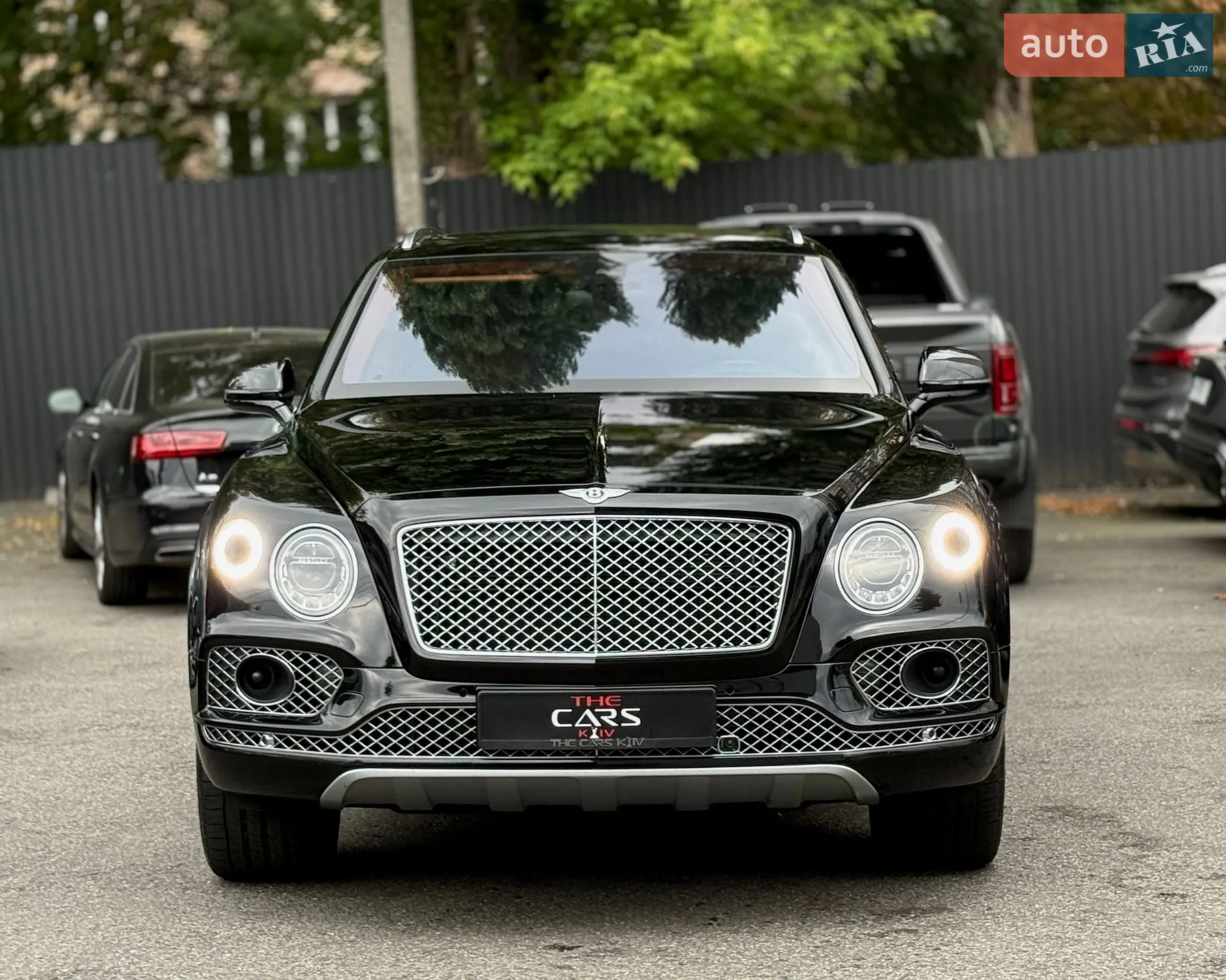 2018 Bentley Bentayga - мініатюра 2