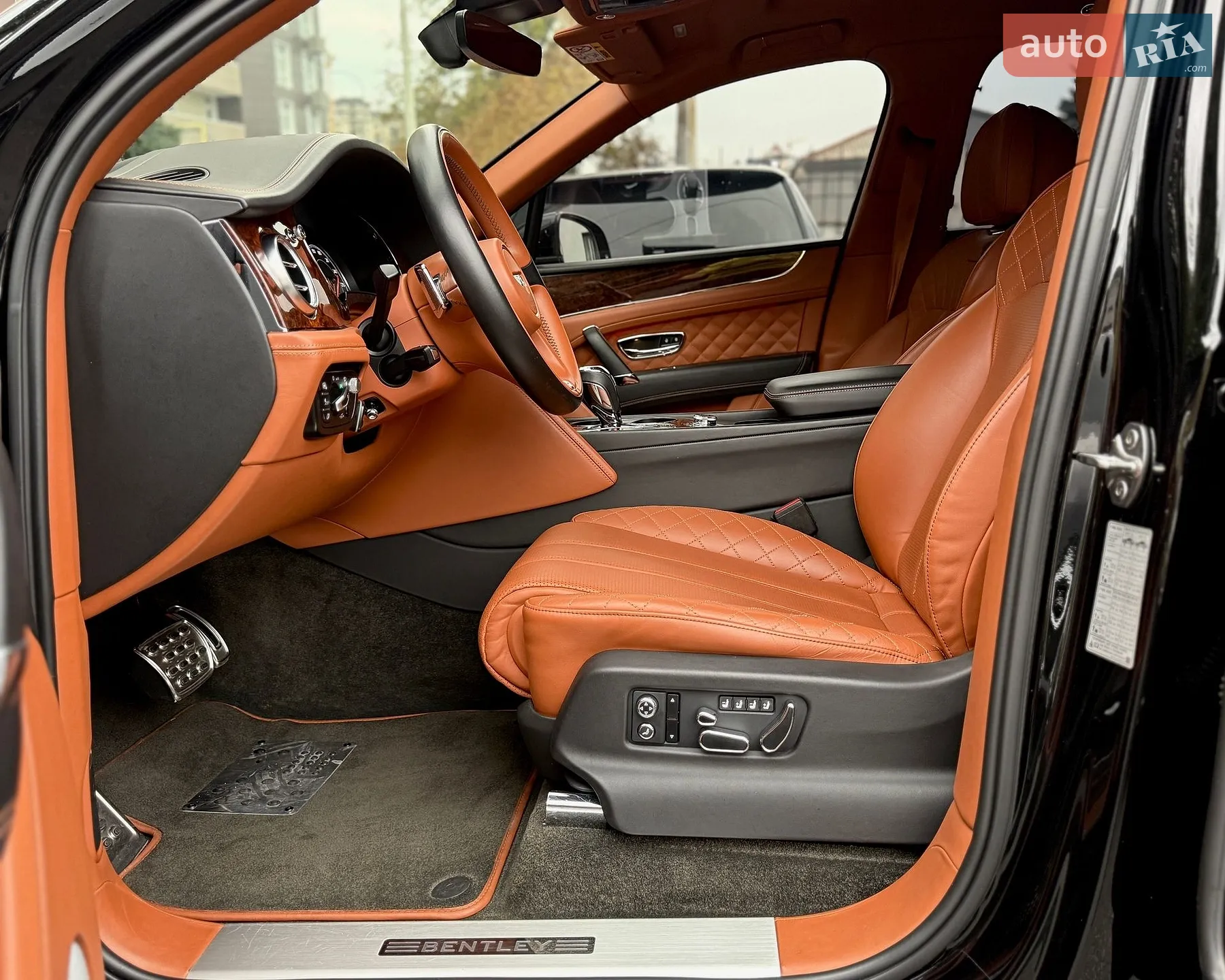 2018 Bentley Bentayga - мініатюра 9