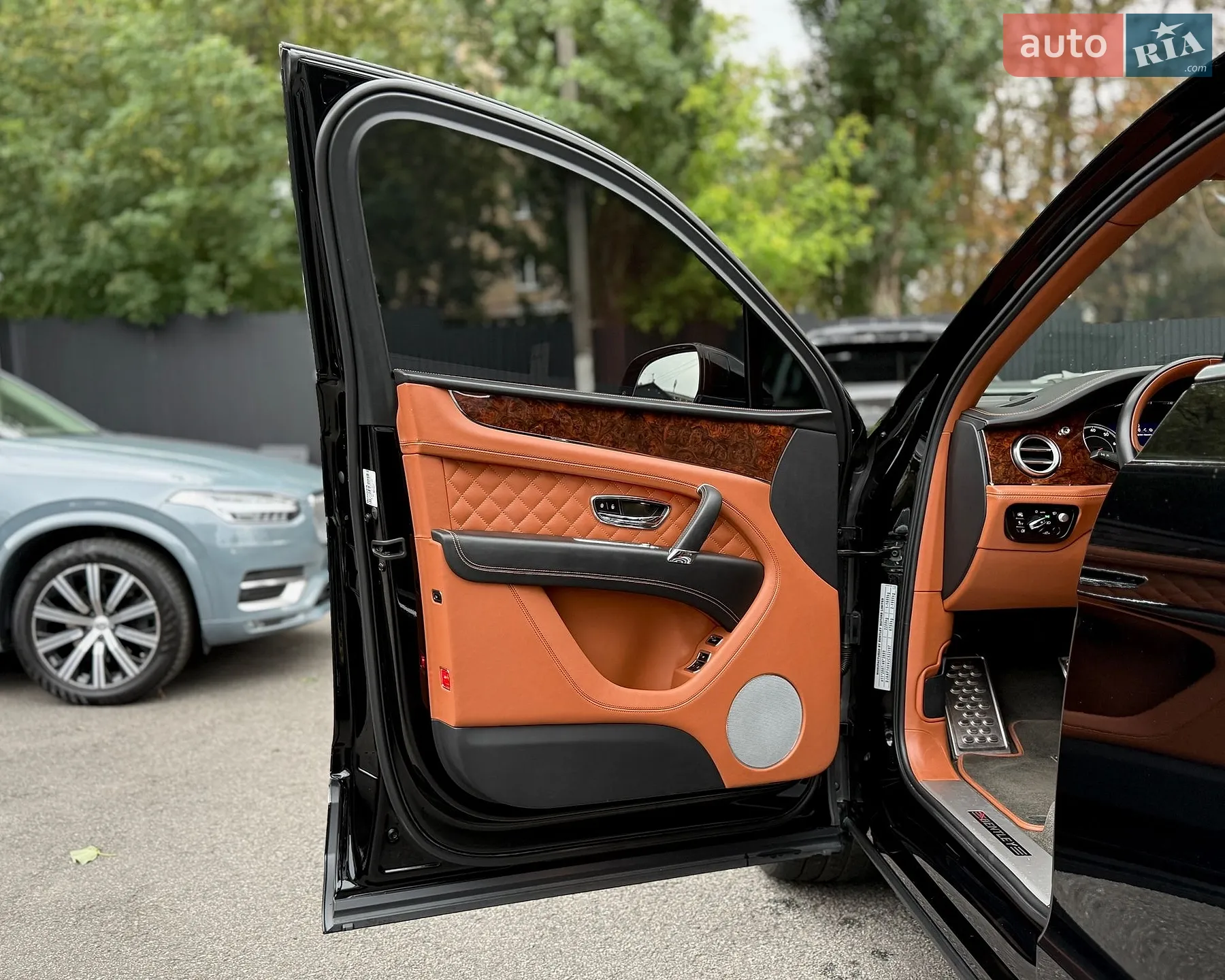 2018 Bentley Bentayga - мініатюра 10