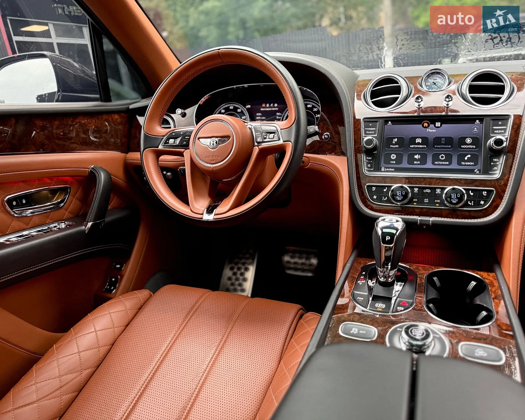 2018 Bentley Bentayga - мініатюра 25